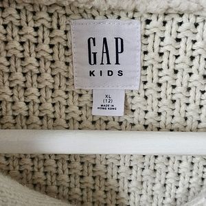 GAP KIDS CABLE KNIT SWEATER